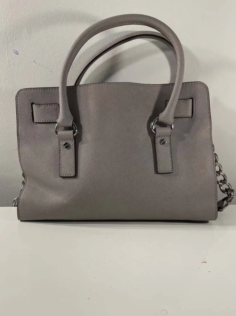 Michael Kors Saffiano Leather scuff resistant 2015 Handbag. Shiny Silver Tone Lo